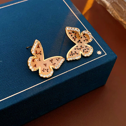 金色琺瑯波點復古耳環－細節特寫11｜https://igowo.tw/