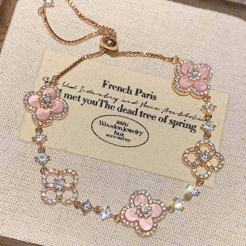 鋯石菱形花朵鏤空手鍊－手鍊-金色-藍色款細節｜https://igowo.tw/