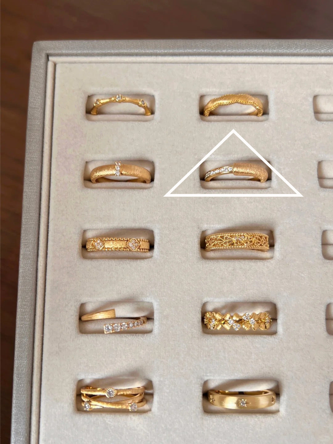 金色鋯石微鑲簡約戒指
