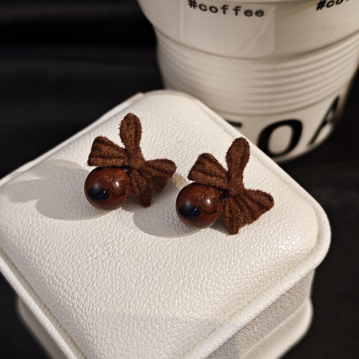 復古紅珍珠蝴蝶結耳環－7/酒紅色款細節｜https://igowo.tw/