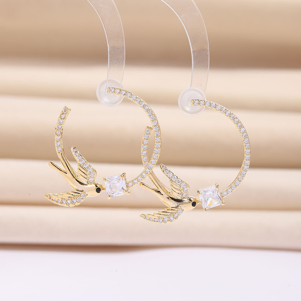 S925鋯石麥穗圓形微鑲耳環－商品主圖｜https://igowo.tw/
