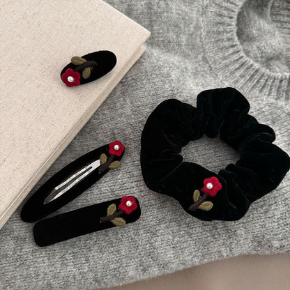 絨面花朵刺繡復古髮夾－刺繡紅花-腸圈款細節｜https://igowo.tw/