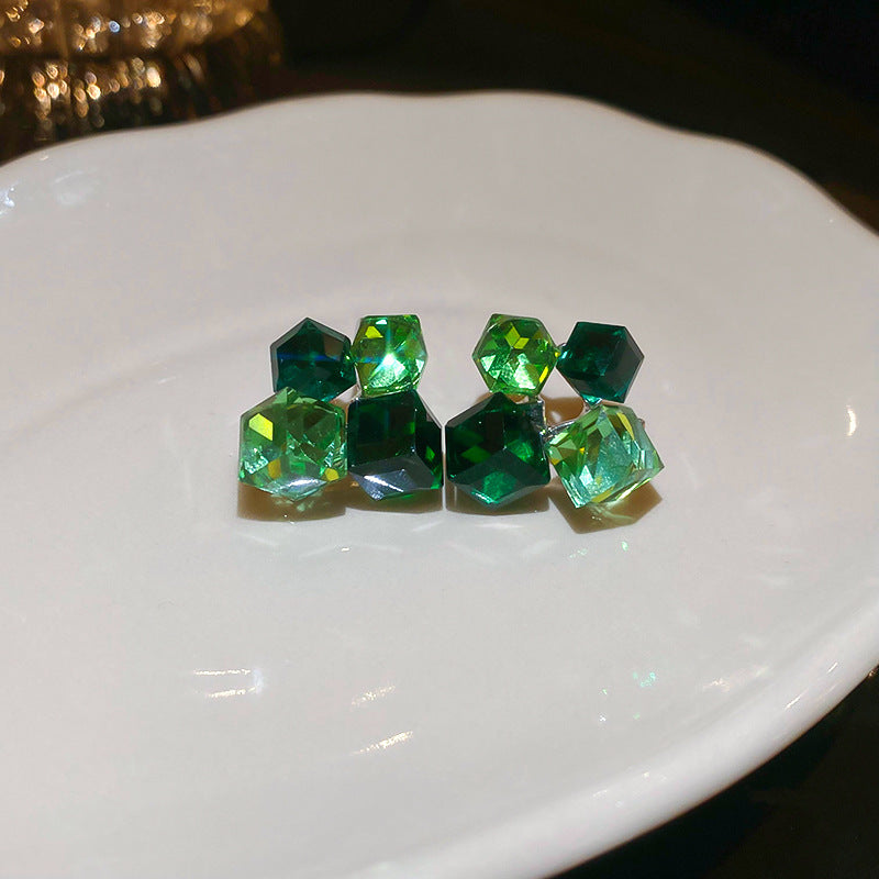 水晶水滴圓形鑲鑽耳釘－細節特寫55｜https://igowo.tw/