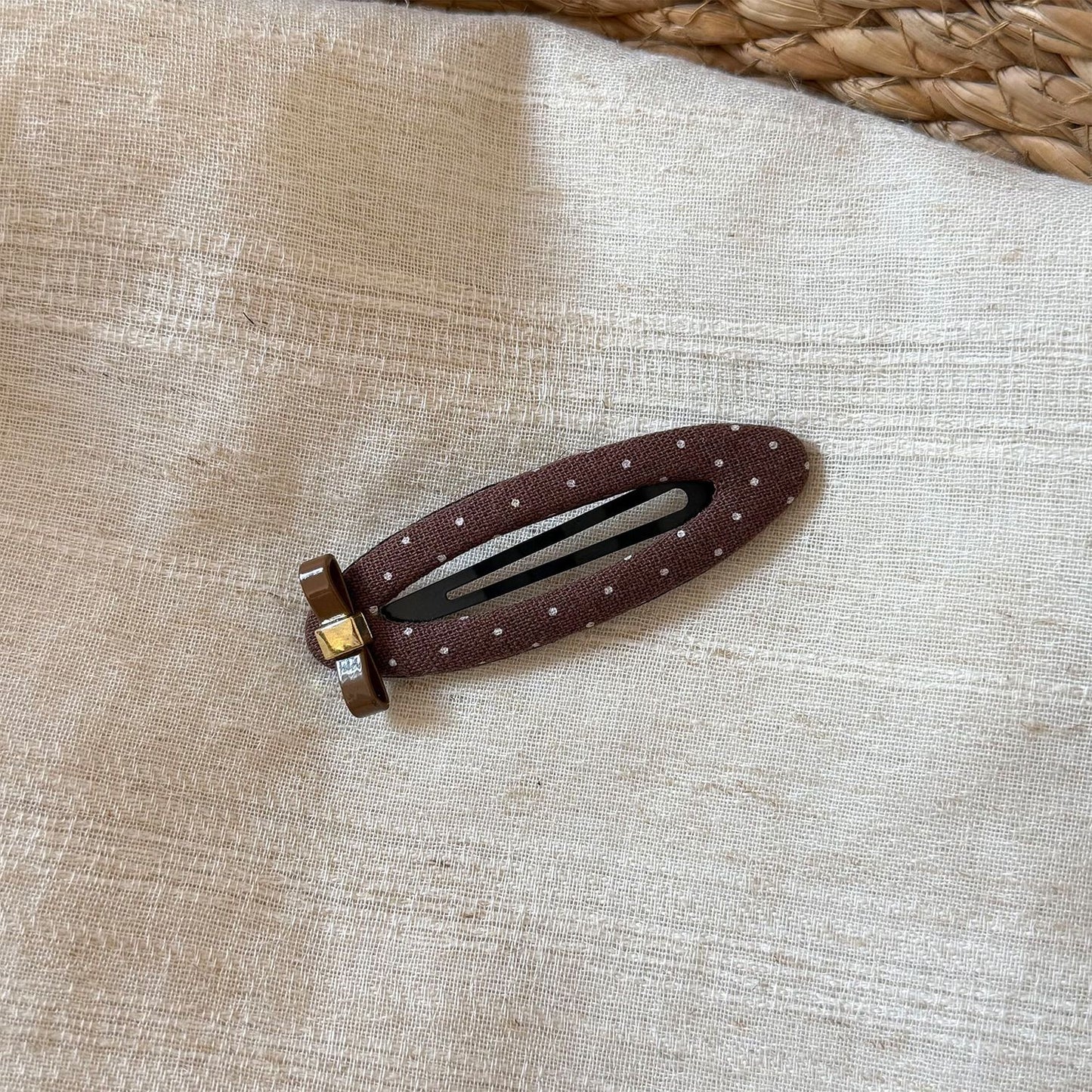 布面波點蝴蝶髮夾