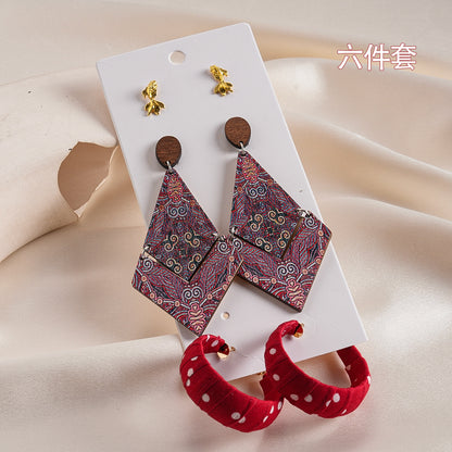 紅色布面花朵誇張耳環－細節特寫5｜https://igowo.tw/