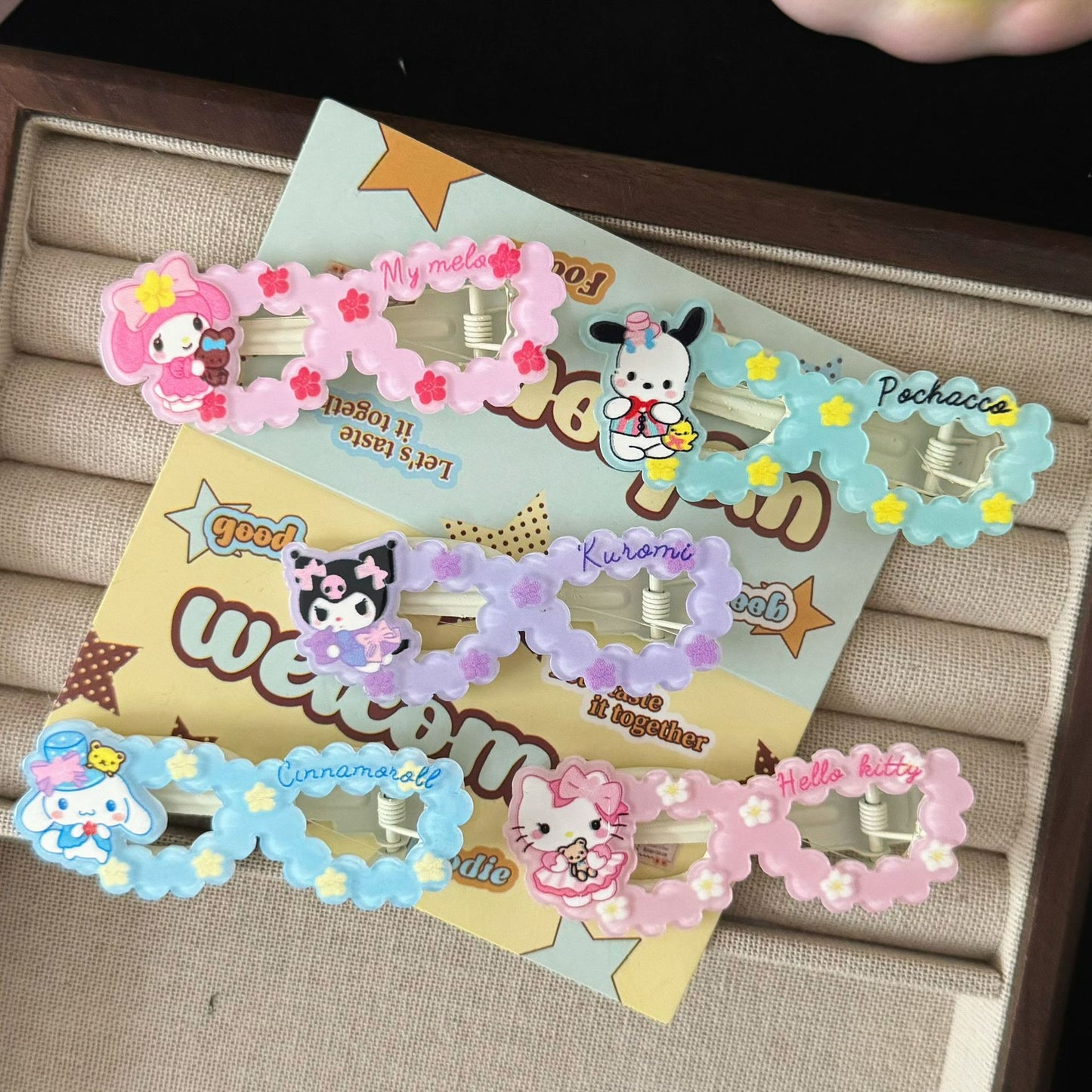 壓克力卡通髮夾－商品主圖｜https://igowo.tw/