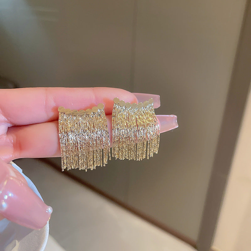 鋯石銀針樹葉流蘇耳環－12#銀針-金色款細節｜https://igowo.tw/