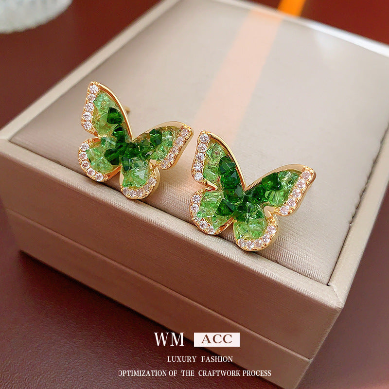 綠色珍珠銀針鑲鑽耳環－細節特寫1｜https://igowo.tw/