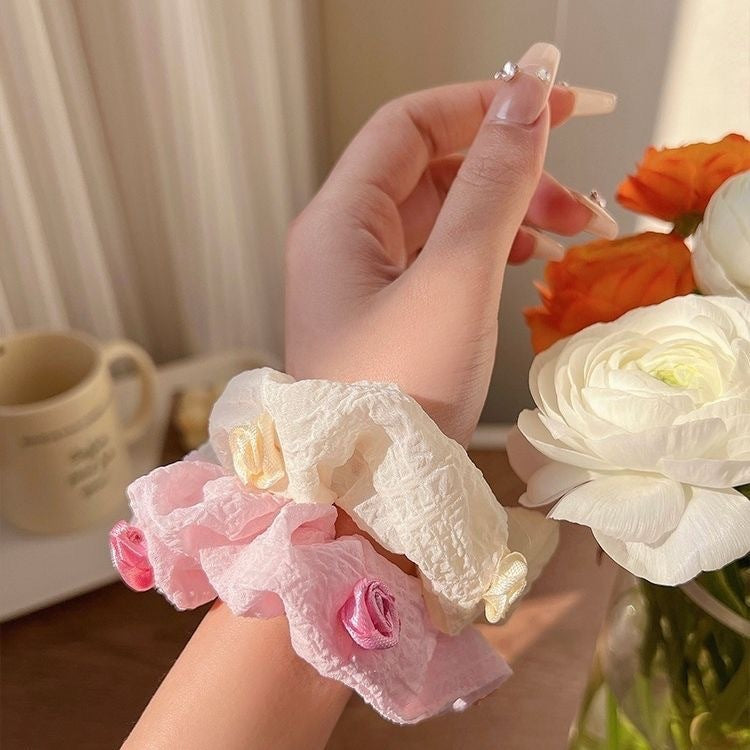 玫瑰山茶花髮圈－細節特寫1｜https://igowo.tw/