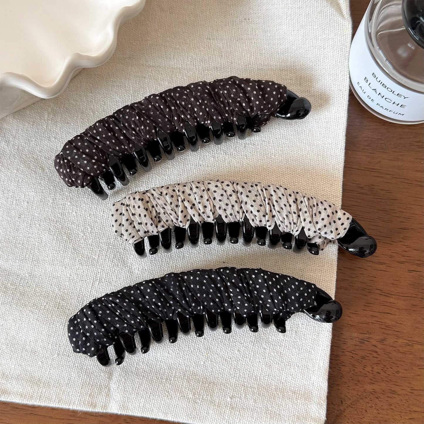 網紗布面波點纏繞髮夾－商品主圖｜https://igowo.tw/