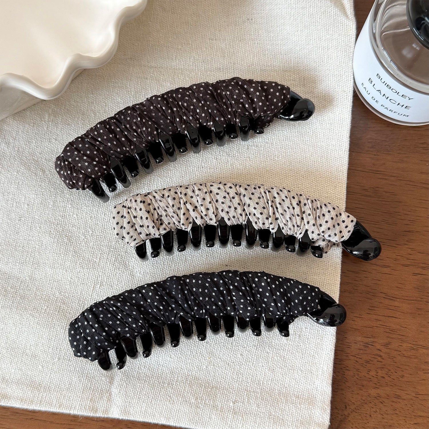 網紗布面波點纏繞髮夾－商品主圖｜https://igowo.tw/