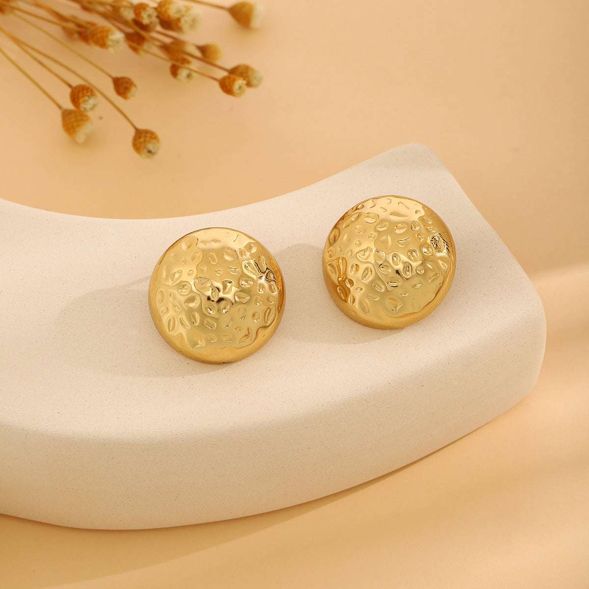 金屬愛心蝴蝶誇張耳環－細節特寫19｜https://igowo.tw/