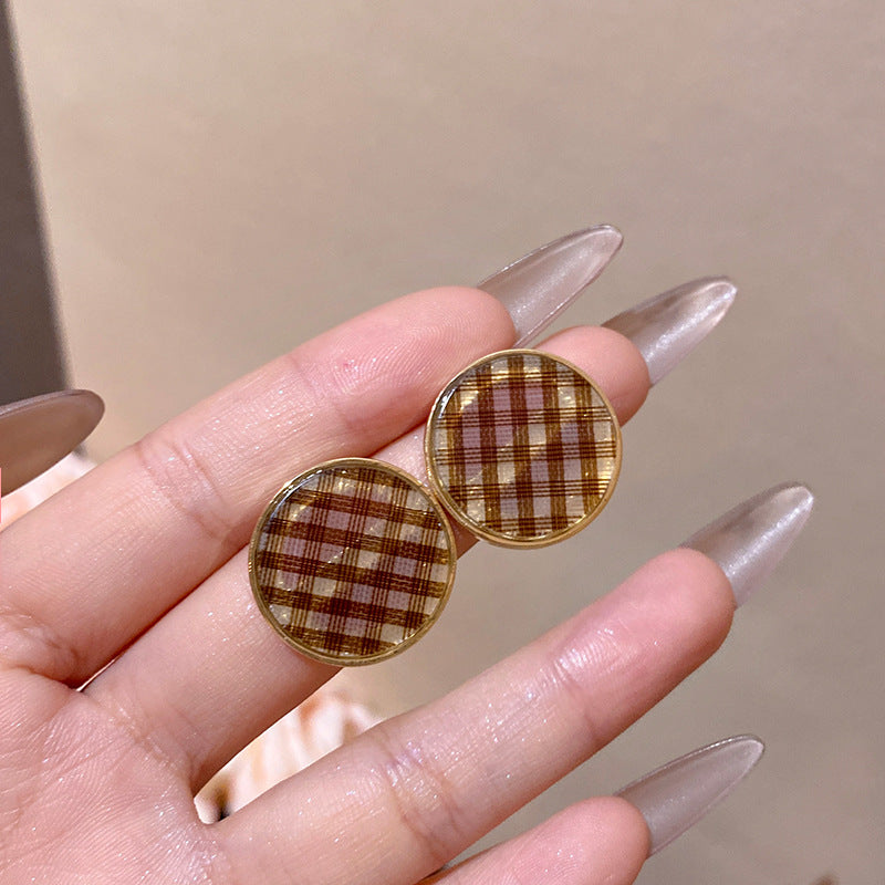 復古咖色格紋圓形耳釘
