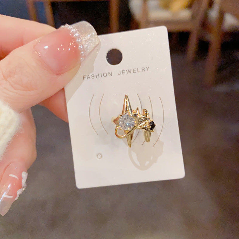 金屬星星鑲鑽復古耳夾－第二視角實拍｜https://igowo.tw/