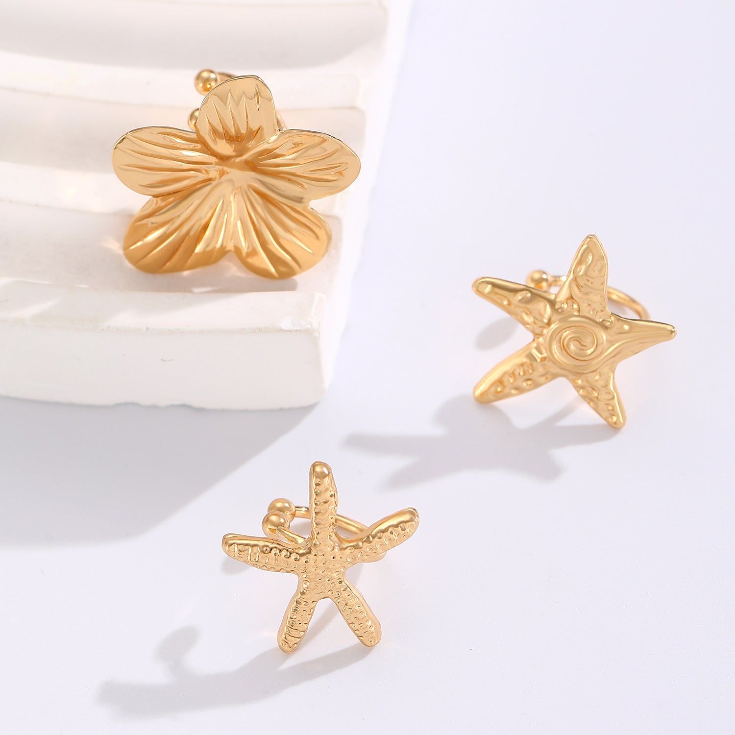 金屬海星月亮耳環－細節特寫2｜https://igowo.tw/