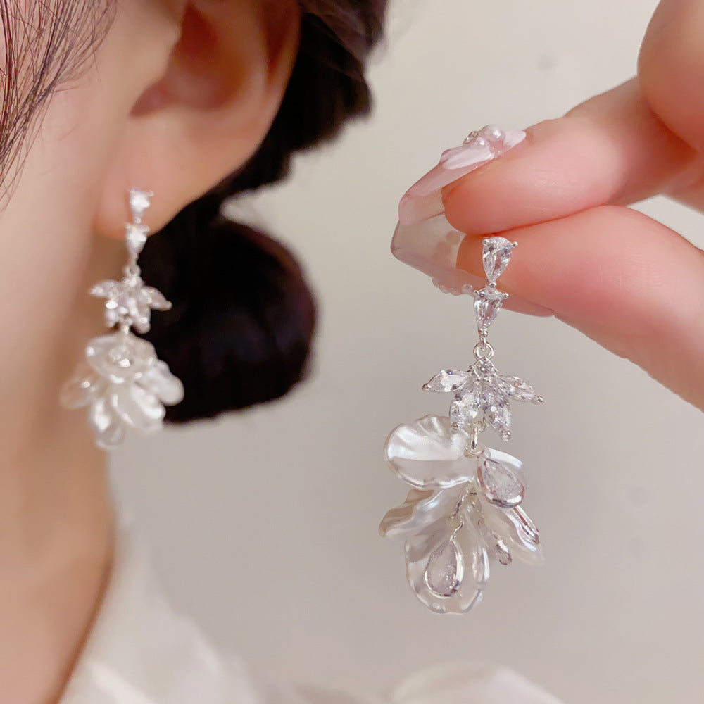 S925壓克力花朵流蘇耳墜－商品主圖｜https://igowo.tw/