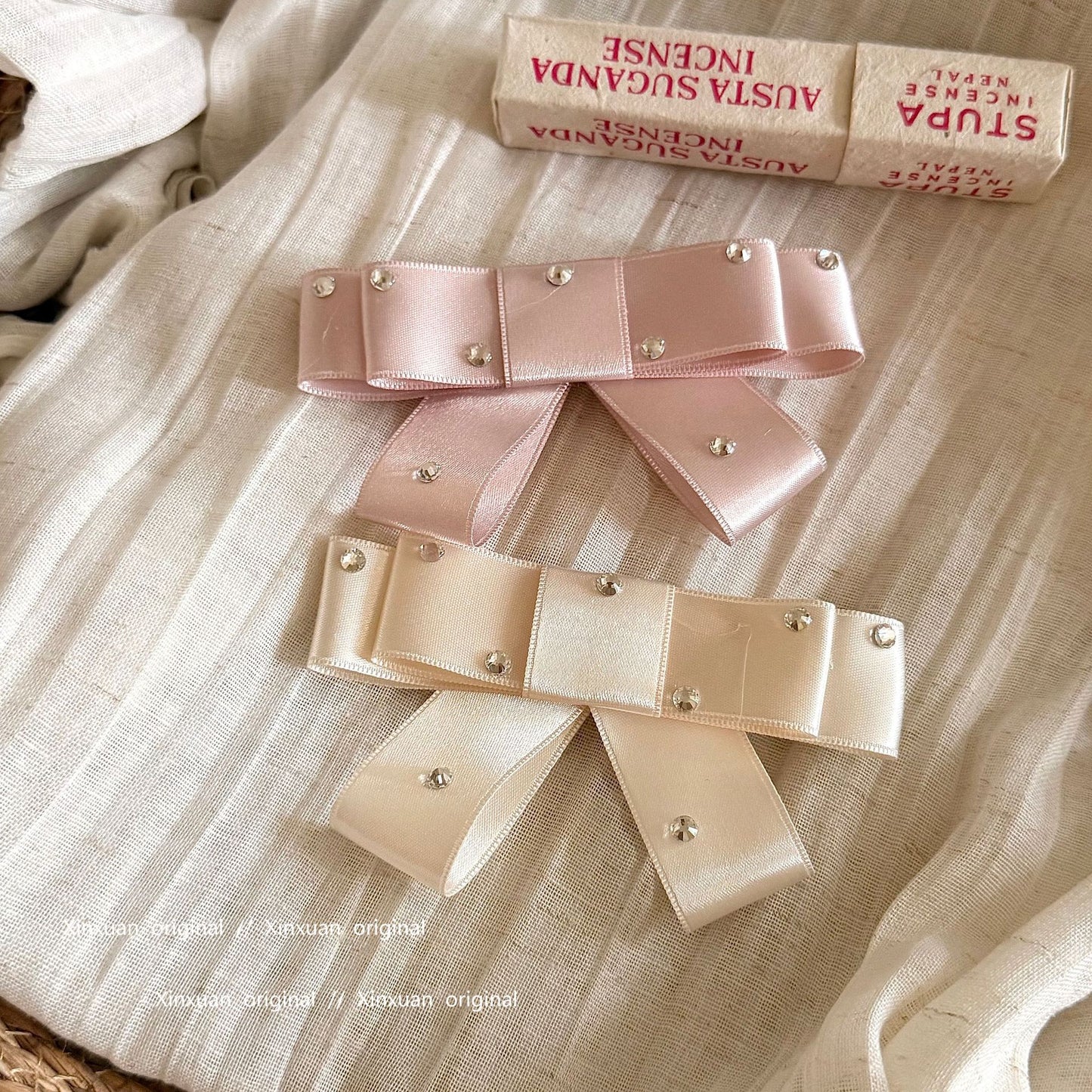 鋯石蝴蝶結髮夾－商品主圖｜https://igowo.tw/