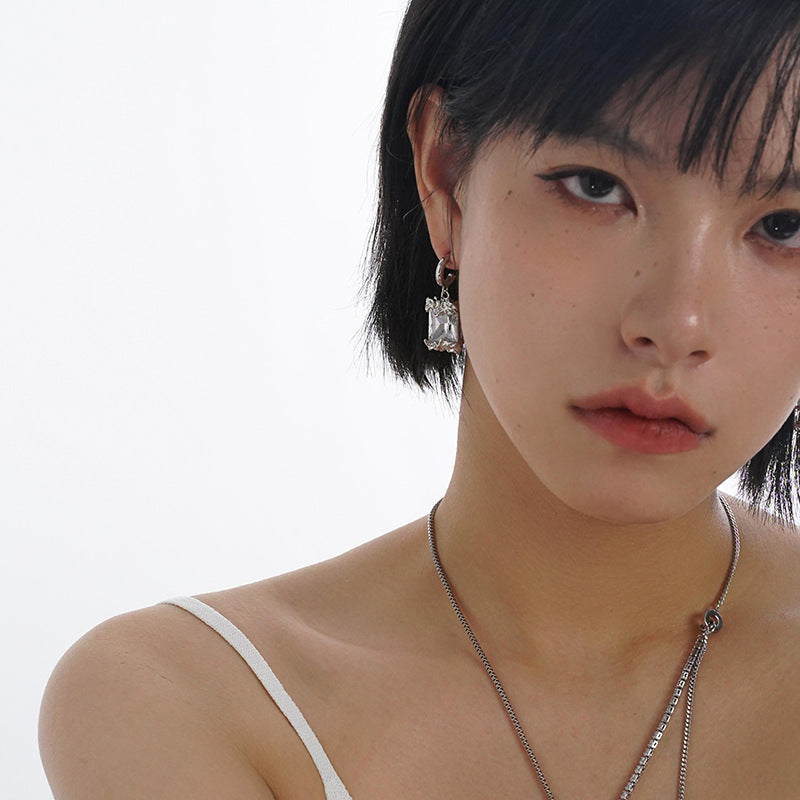 S925彩色鋯石幾何微鑲耳環－白色款實拍｜https://igowo.tw/