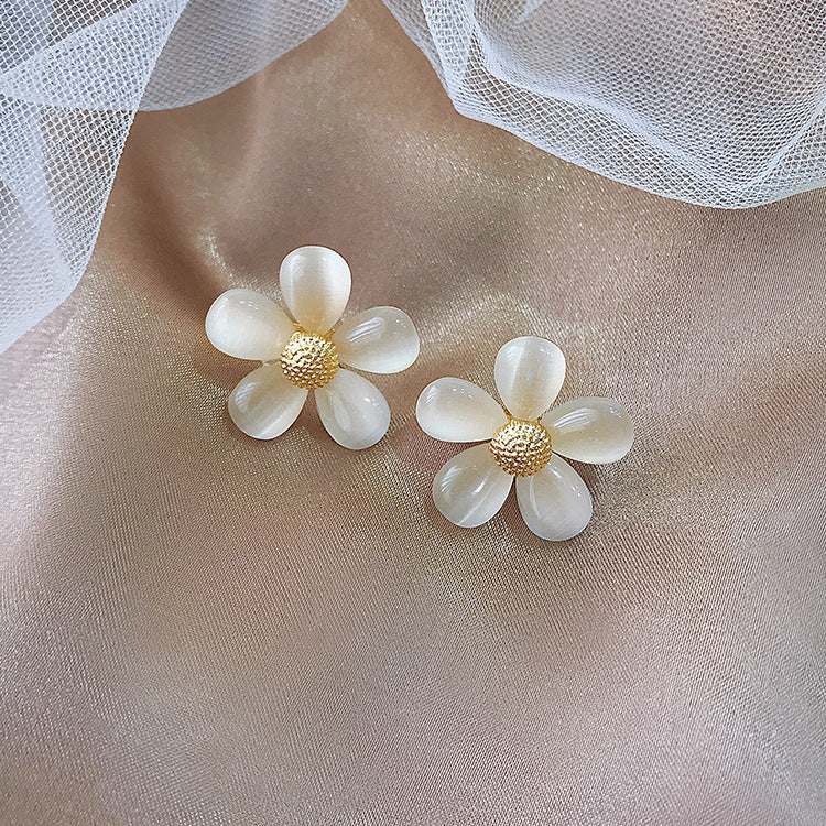貓眼石花朵簡約耳釘－商品主圖｜https://igowo.tw/