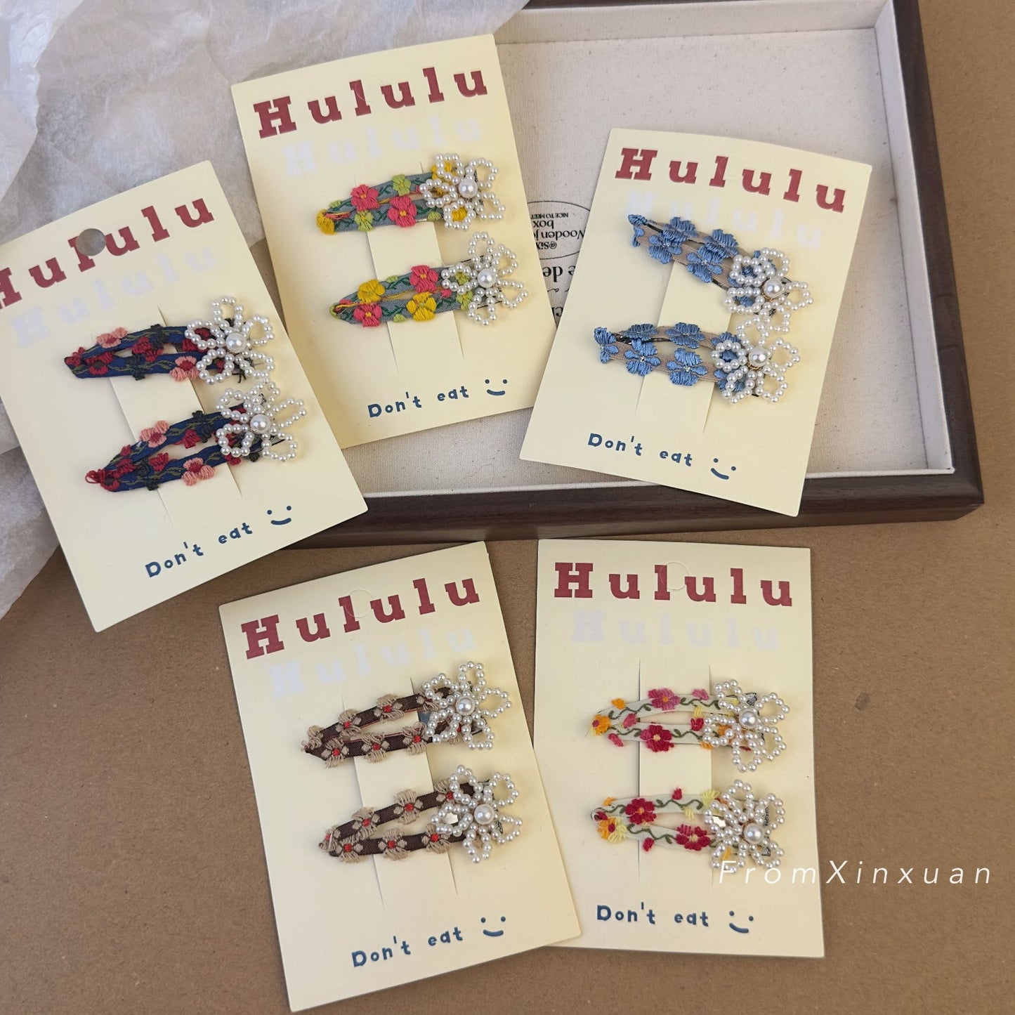 串珠碎花花朵刺繡髮夾－商品主圖｜https://igowo.tw/