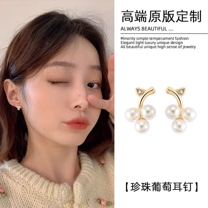 珍珠銀針葡萄鑲鑽耳釘－商品主圖｜https://igowo.tw/