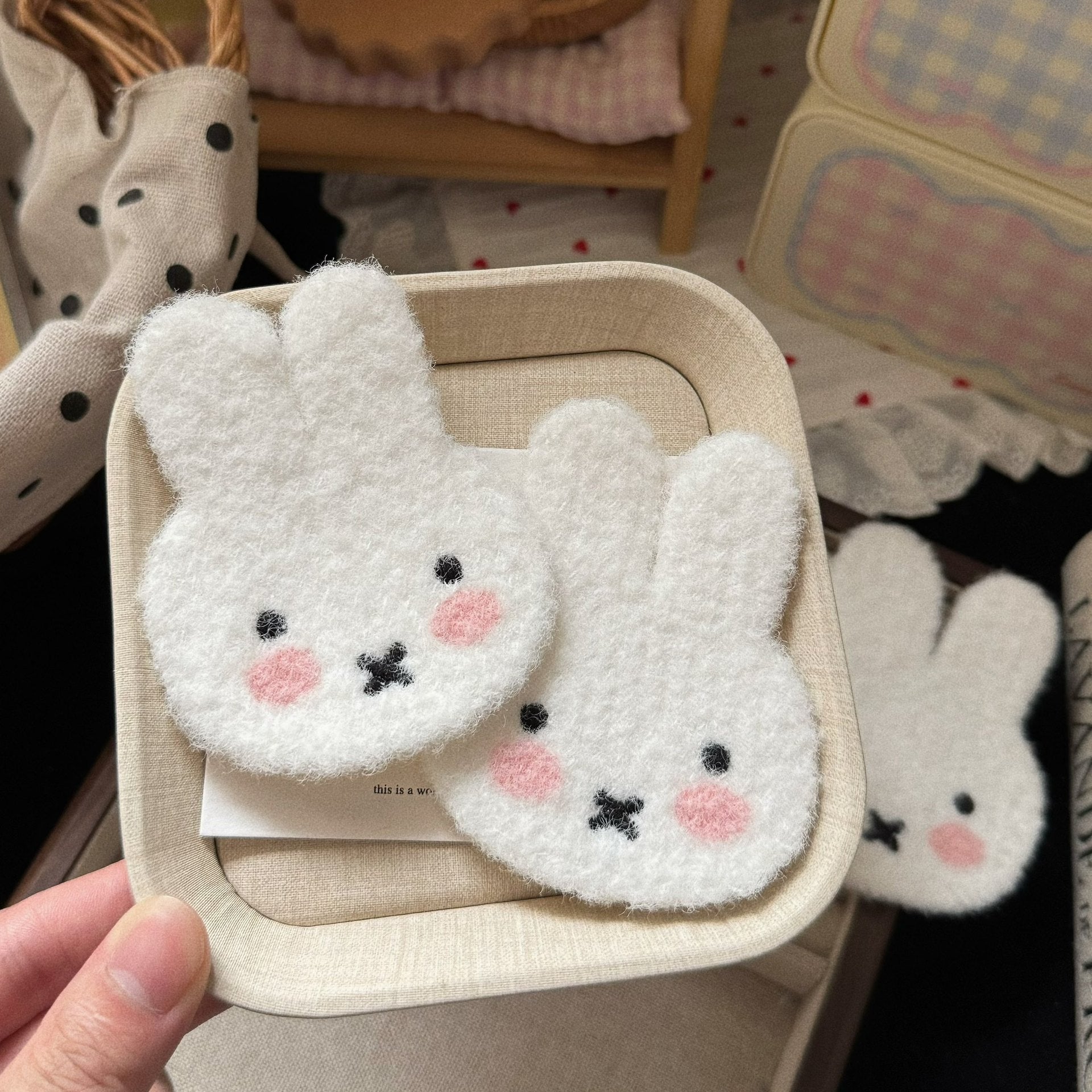 白色兔子髮夾－商品主圖｜https://igowo.tw/