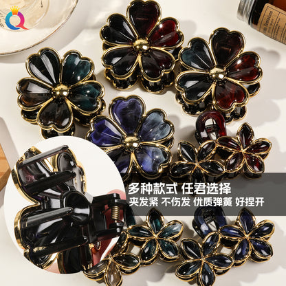 花朵簡約鯊魚夾－細節特寫1｜https://igowo.tw/