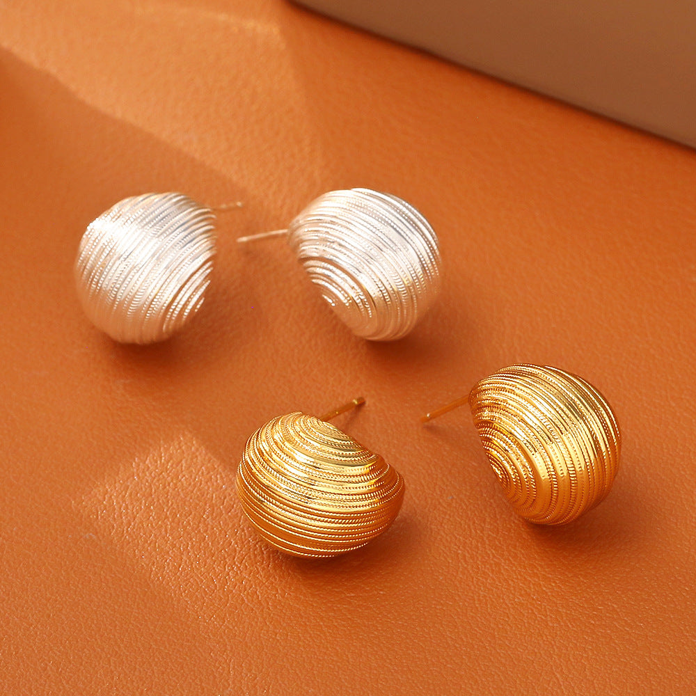 金色簡約耳釘－商品主圖｜https://igowo.tw/