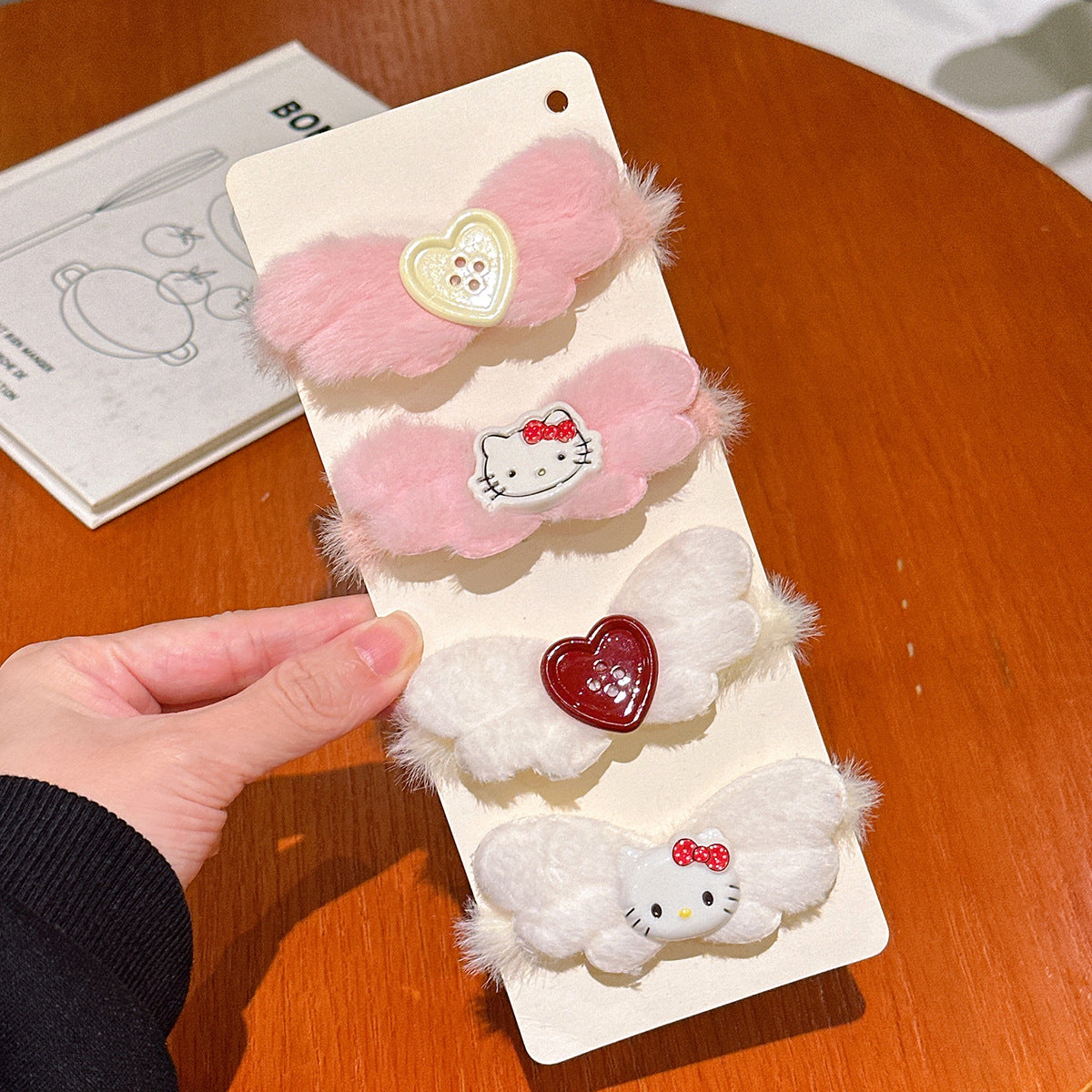 絨面貓咪天使髮圈－白色髮繩貓咪款實拍｜https://igowo.tw/