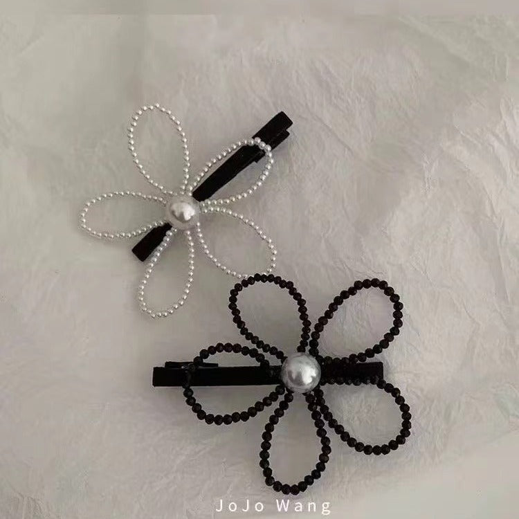 珍珠花朵髮夾－白色花朵款實拍｜https://igowo.tw/