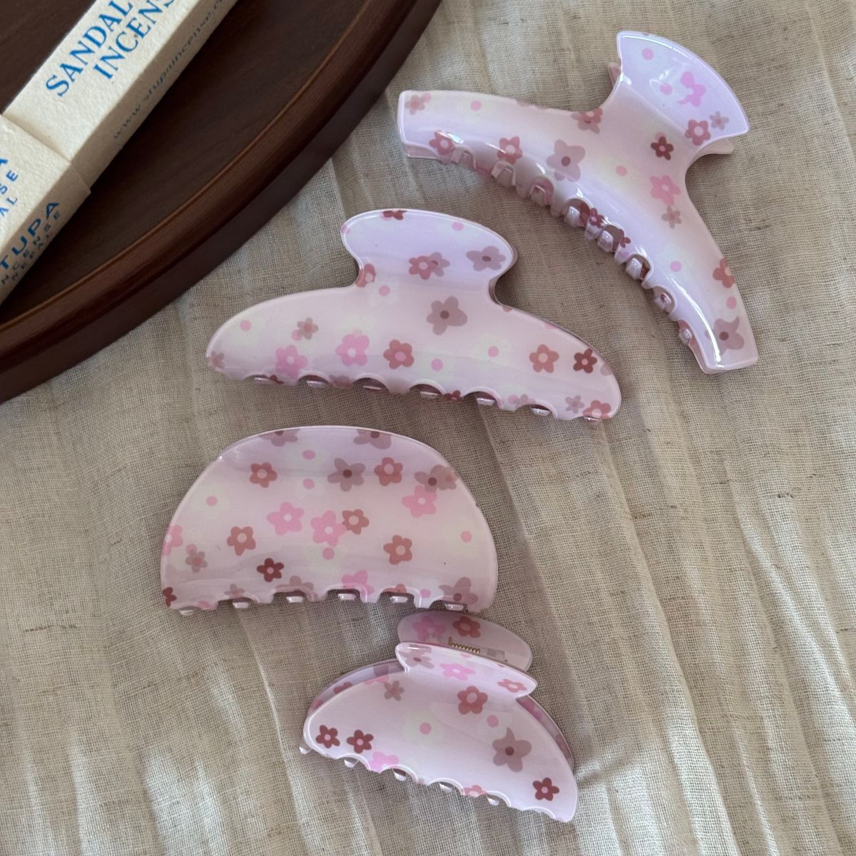 碎花花朵簡約髮夾－細節特寫2｜https://igowo.tw/