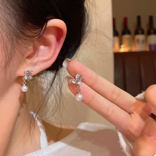 珍珠鋯石蝴蝶耳環－商品主圖｜https://igowo.tw/