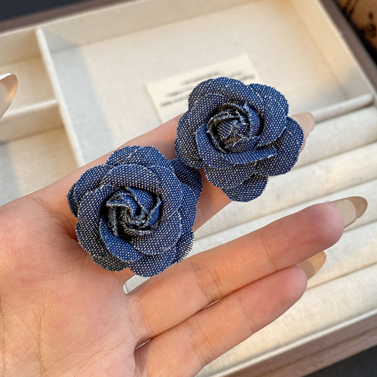 珍珠山茶花復古耳環