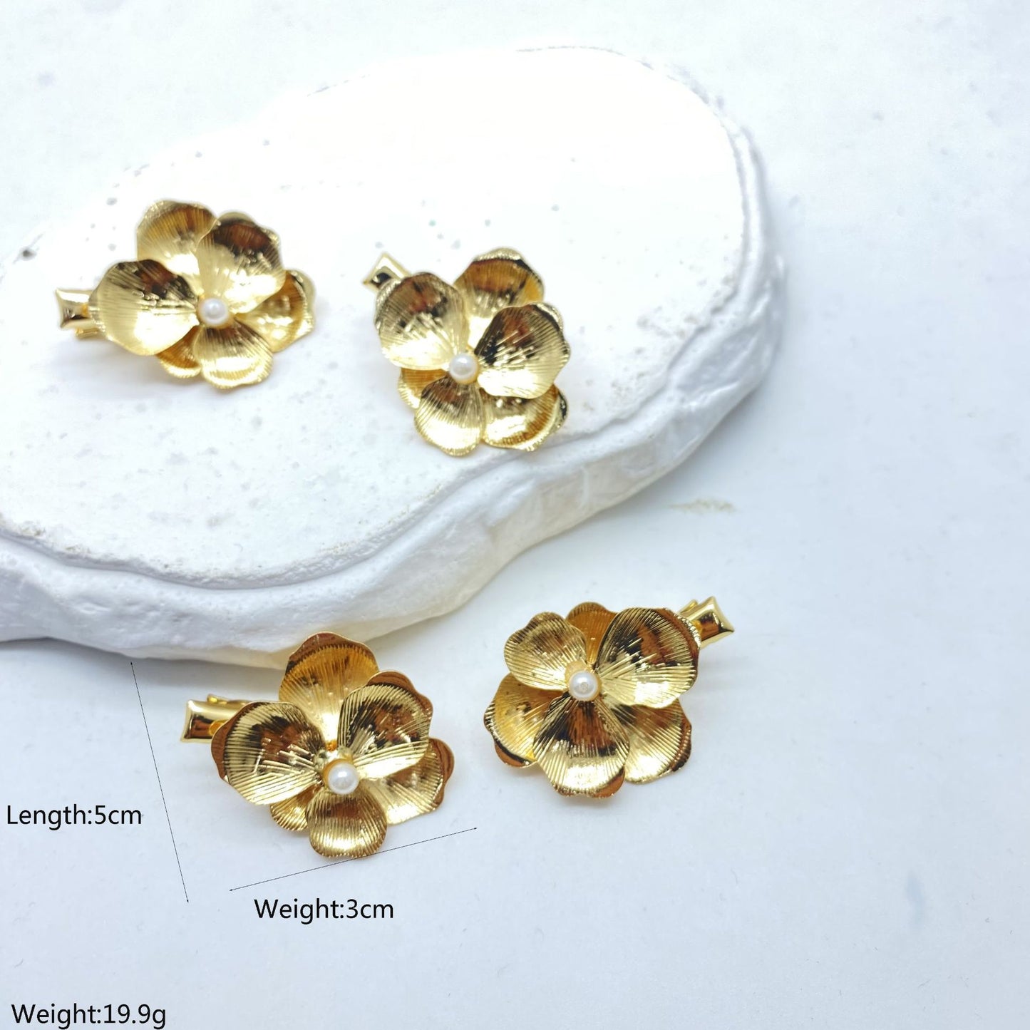 珍珠花朵髮夾四件組－花朵款實拍｜https://igowo.tw/