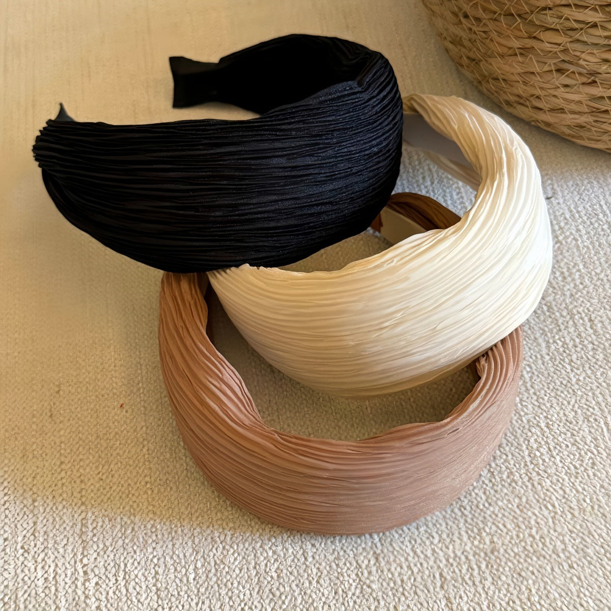 寬版復古髮箍－細節特寫1｜https://igowo.tw/