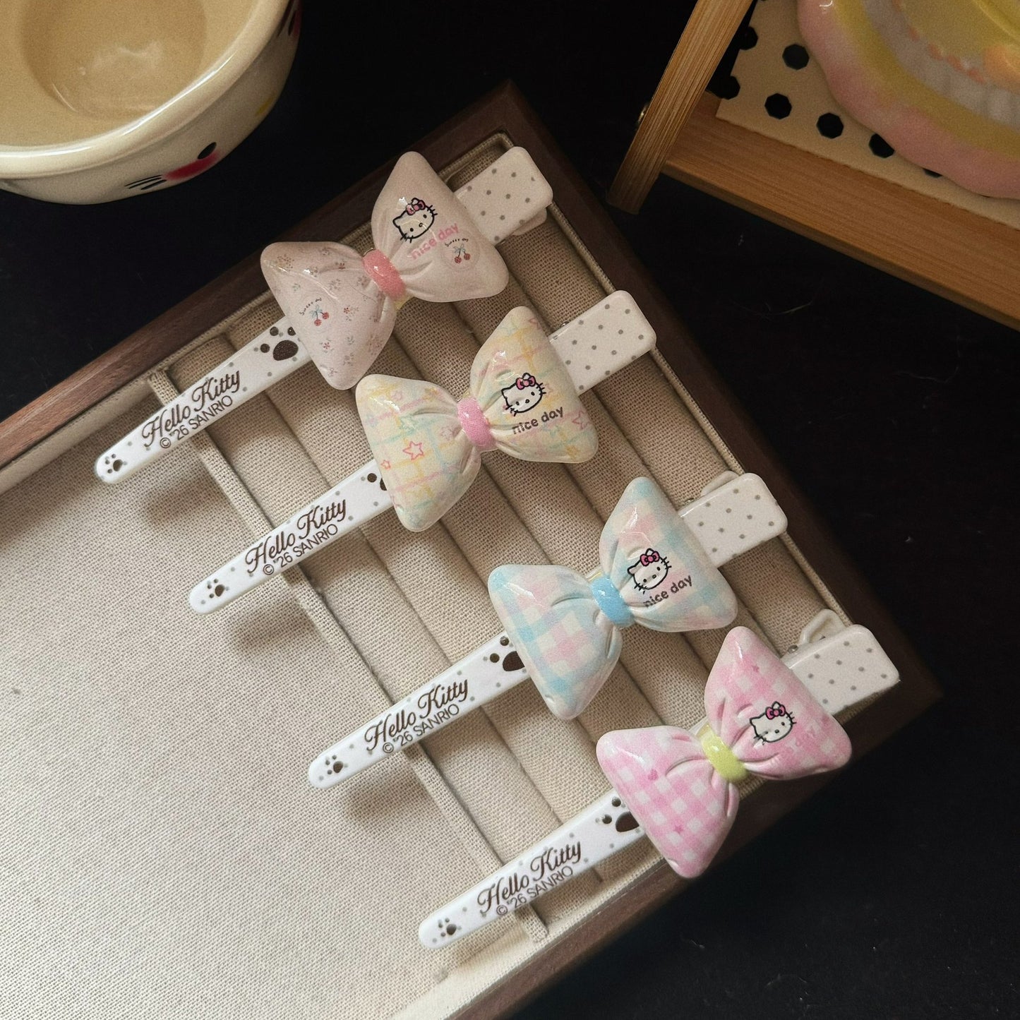 繽紛領結貓咪立體髮夾－商品主圖｜https://igowo.tw/
