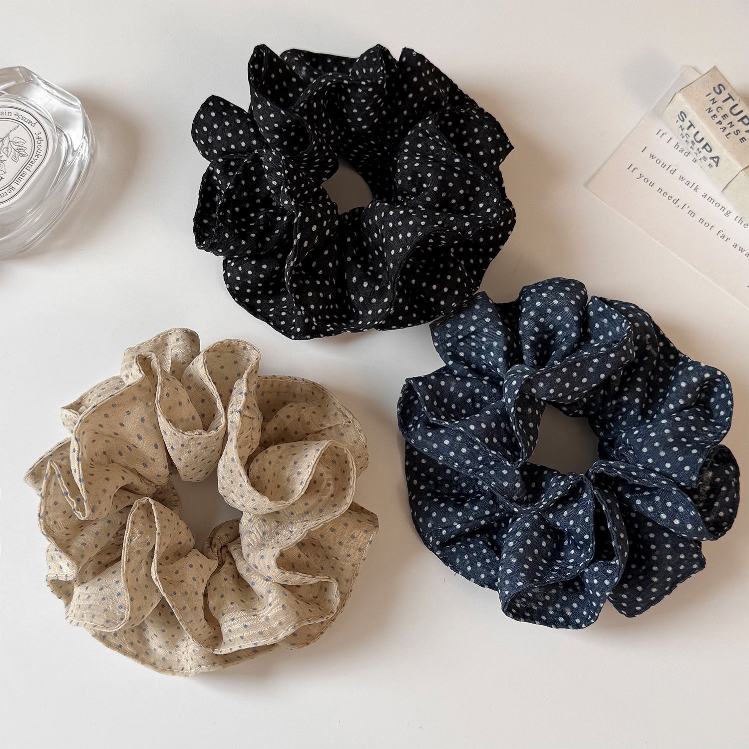 網紗波點大腸圈髮圈－商品主圖｜https://igowo.tw/