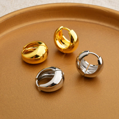 金色金屬圓形簡約耳扣－亮銀（鍍白K)款實拍｜https://igowo.tw/