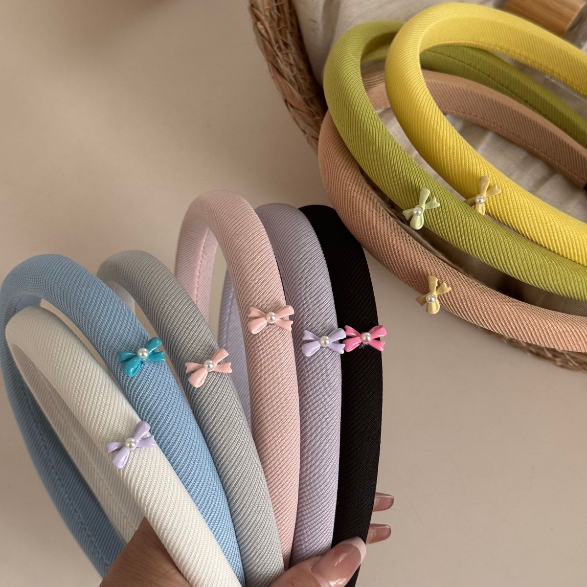 彩色蝴蝶結髮箍－細節特寫2｜https://igowo.tw/
