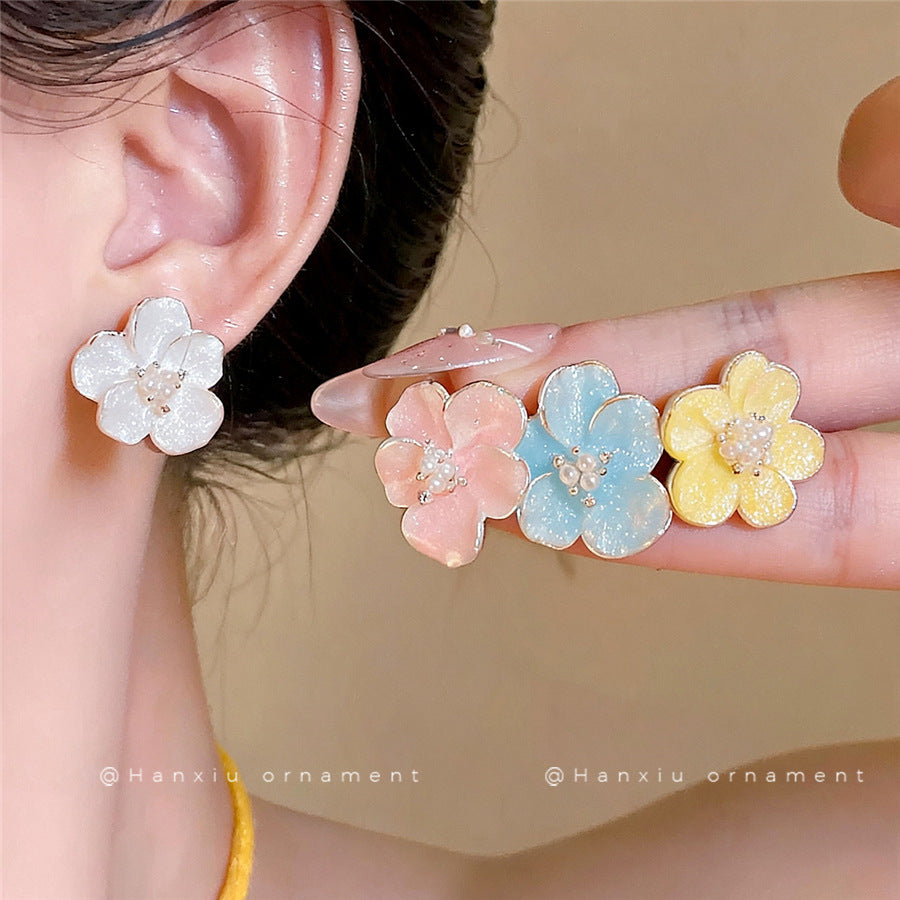 琺瑯珍珠花朵耳釘－商品主圖｜https://igowo.tw/