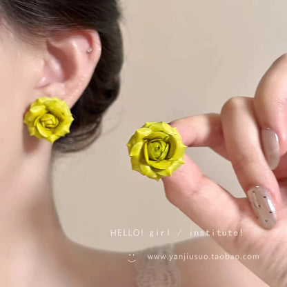 白色花朵耳環－煙花款細節｜https://igowo.tw/