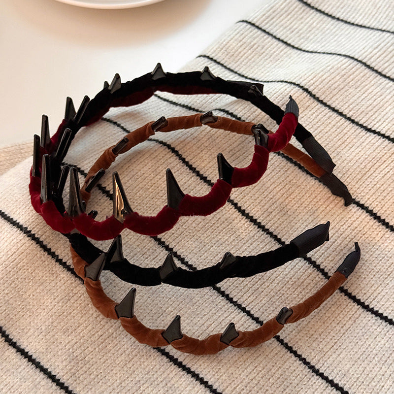 絨面波浪纏繞髮箍－黑色款細節｜https://igowo.tw/