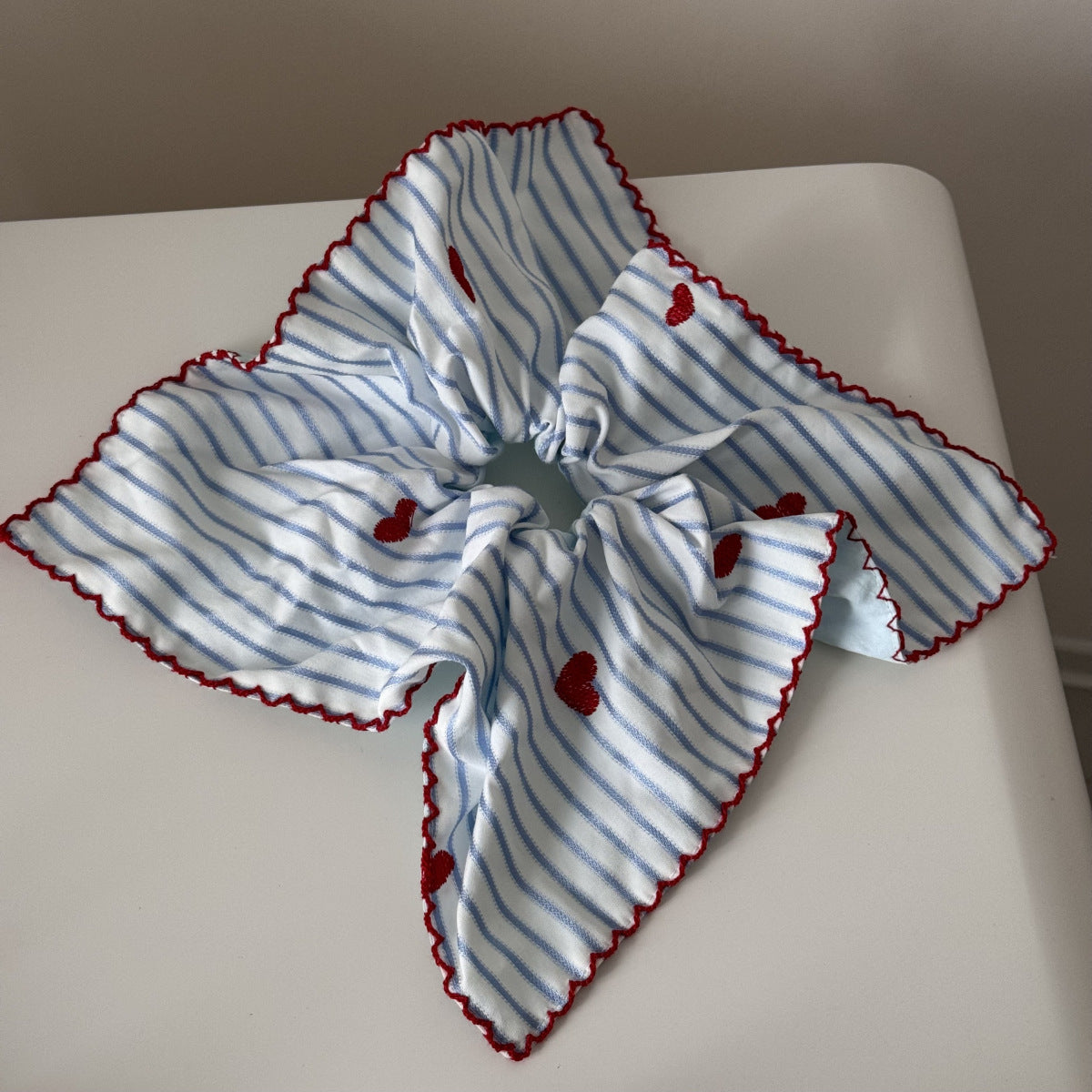 格紋愛心刺繡髮圈