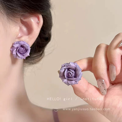 白色花朵耳環－玫紅款細節｜https://igowo.tw/