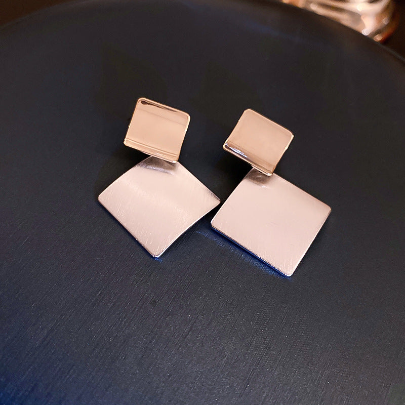珍珠銀針圓形鑲鑽耳環－細節特寫29｜https://igowo.tw/