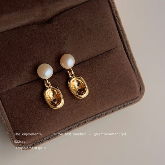 珍珠銀針幾何簡約耳環－商品主圖｜https://igowo.tw/