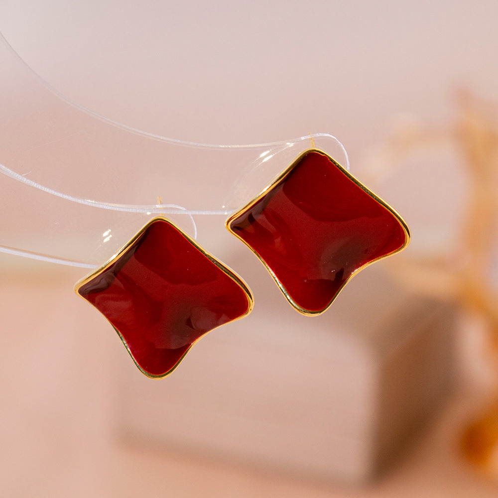 復古紅琺瑯幾何耳釘－細節特寫15｜https://igowo.tw/