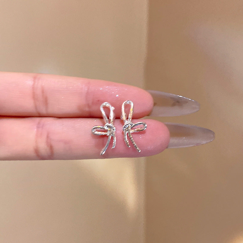 簡約蝴蝶結線條耳釘