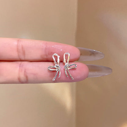 簡約蝴蝶結線條耳釘