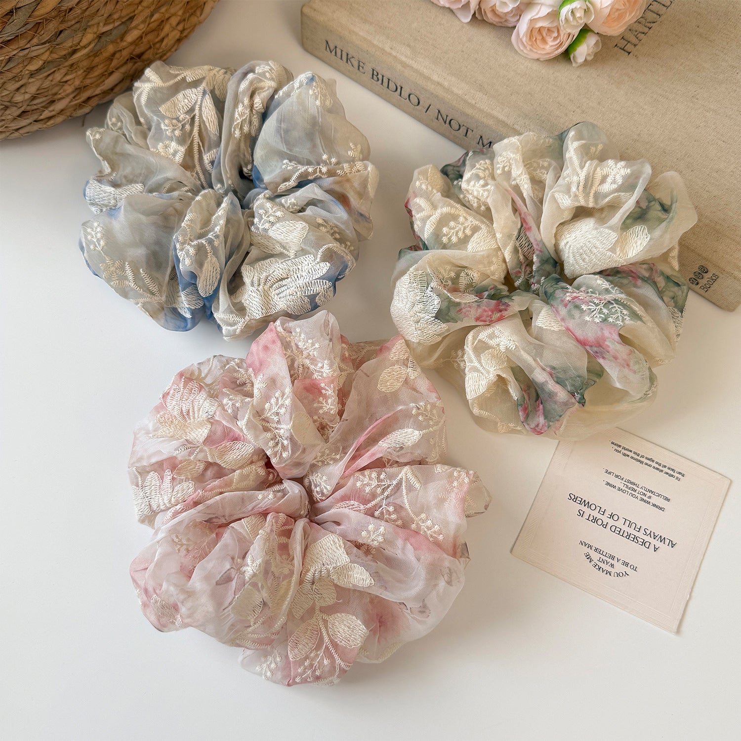 網紗大腸圈刺繡髮圈－藍色-刺繡髮圈款細節｜https://igowo.tw/